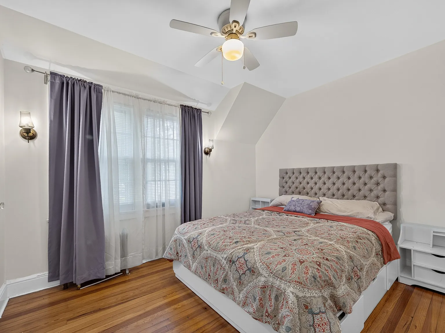 7 bed, 5000 sqft, $7,200 — Photo 2