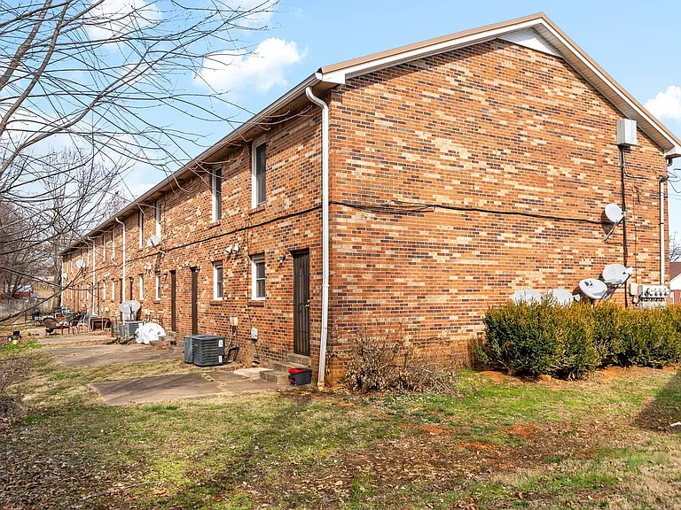 Darlene Dr - 140 — Photo 21
