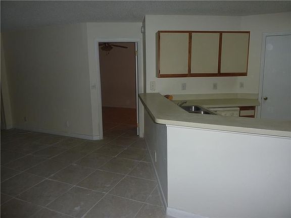 4th image of 9999 Summerbreeze Dr APT 907