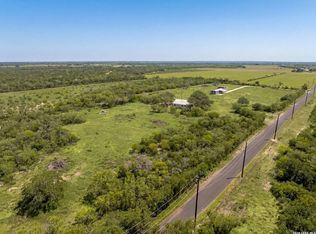2759 County Road 467, Devine, TX 78016