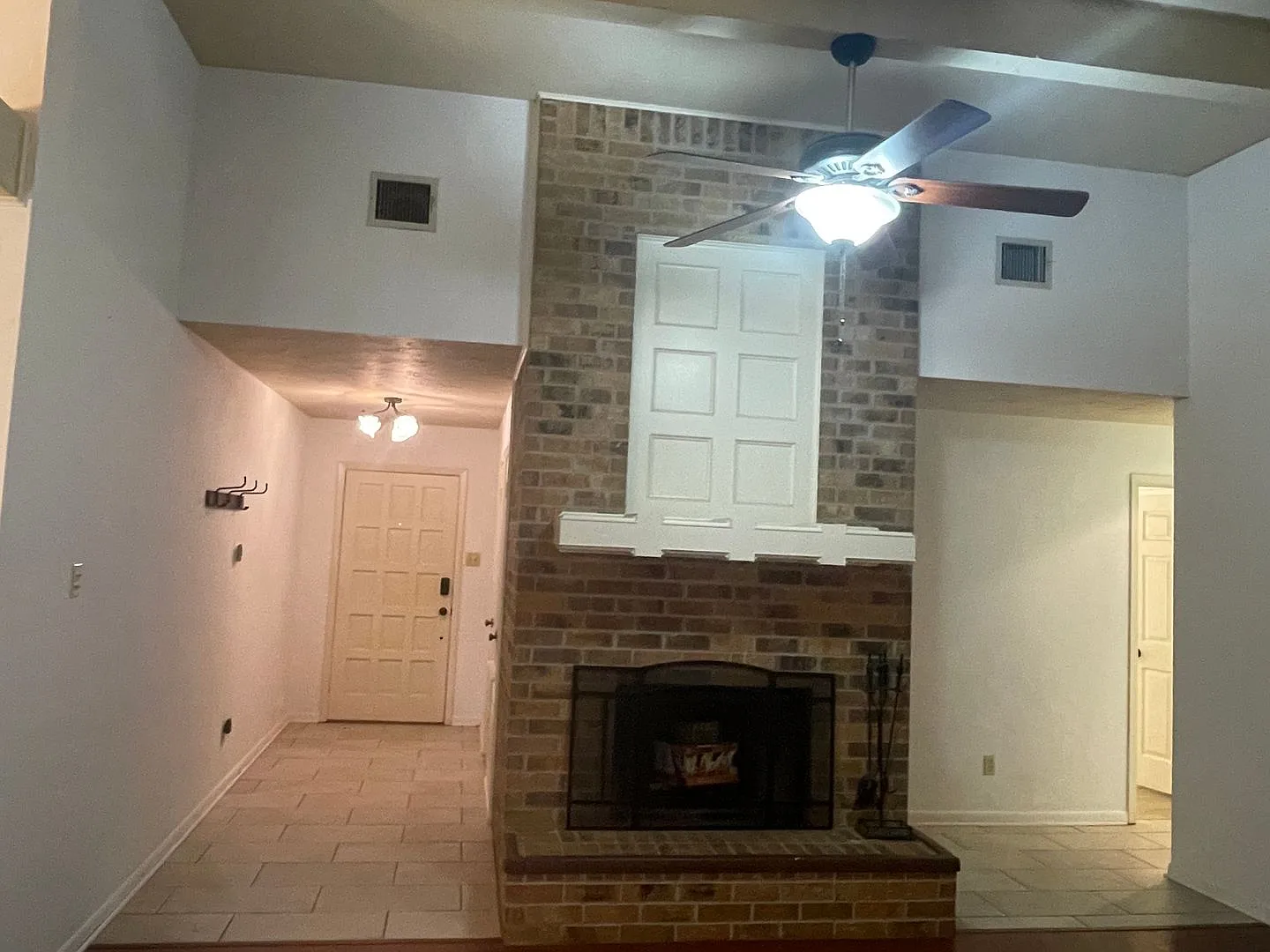 3 bed 2 bath house in Abor Oaks SD — Photo 2