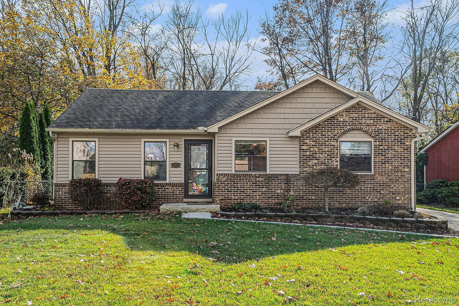 226 Linhart St photo 1