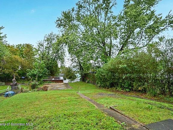 2nd image of 1349 Capouse Ave