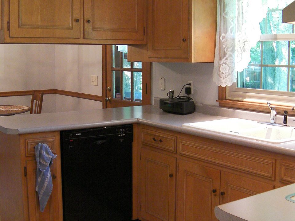 Kitchen 11x10. Lots of counter and cabinent space. Open to Dining Room