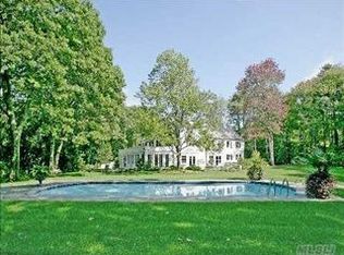 411 Mill River Rd, Oyster Bay, NY 11771