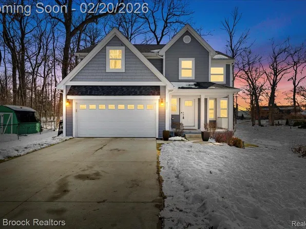 4511 Sedum Gln, Waterford, MI 48328
