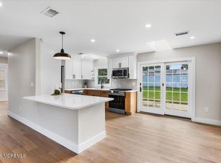 28 Fayette Ln, Aberdeen, NJ 07747