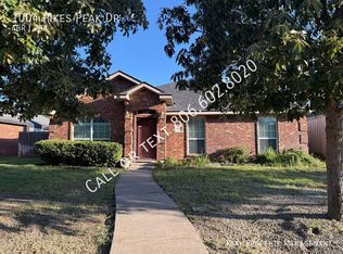 1004 Pikes Peak Dr, Amarillo, TX 79110