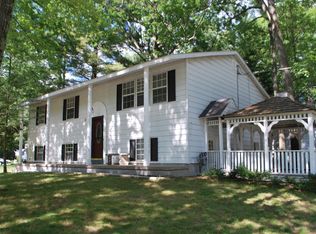 21 Karista Spring Dr, Saratoga Springs, NY 12866