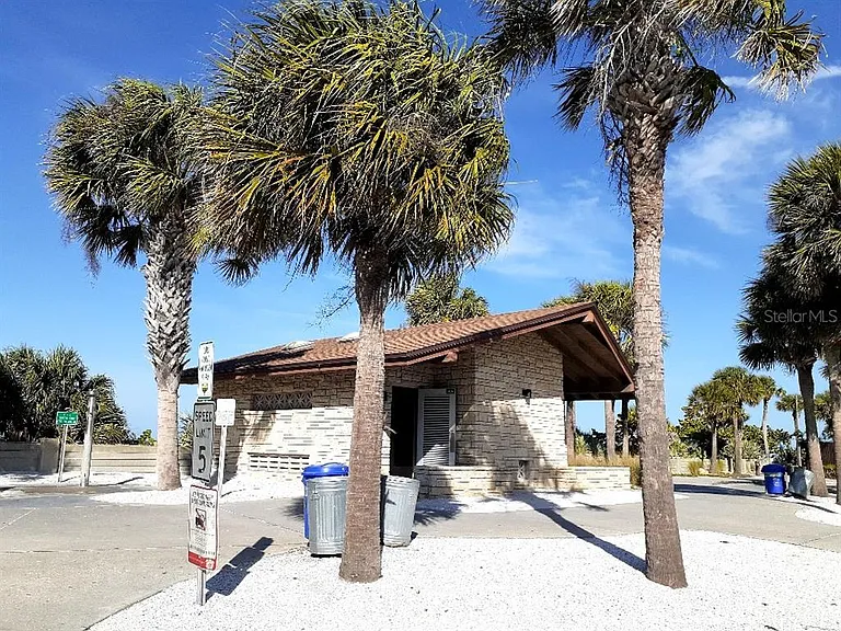 2505 Bay Blvd #1 — Photo 46