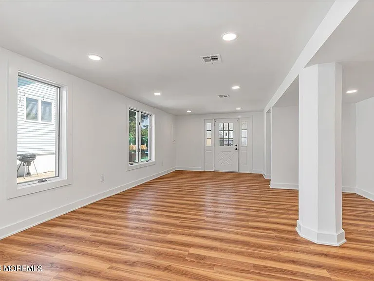 82 Neptune Ave #1/2 — Photo 8