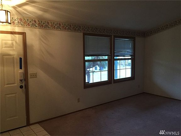 5th image of 10830 28th St NE