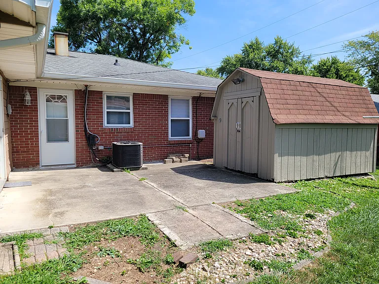 920 Princeton Dr — Photo 4