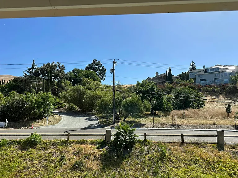 1888 Scepter Ct — Photo 3
