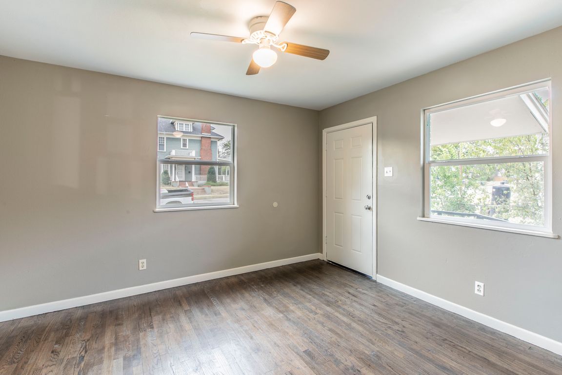 next background image