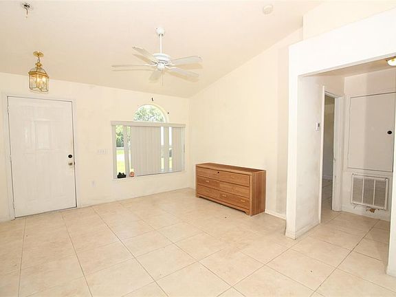 4th image of 309 Larkspur Ct