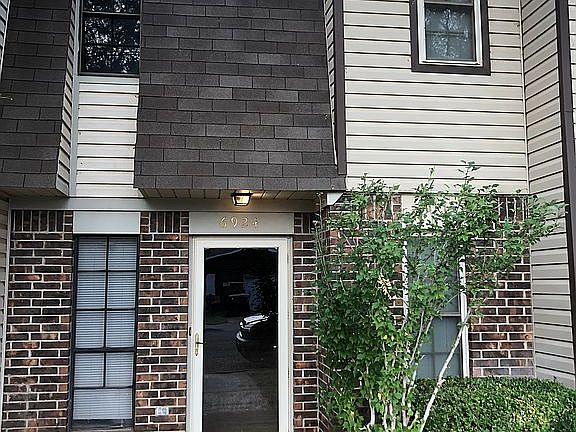 4th image of 6924 Benwood Sq