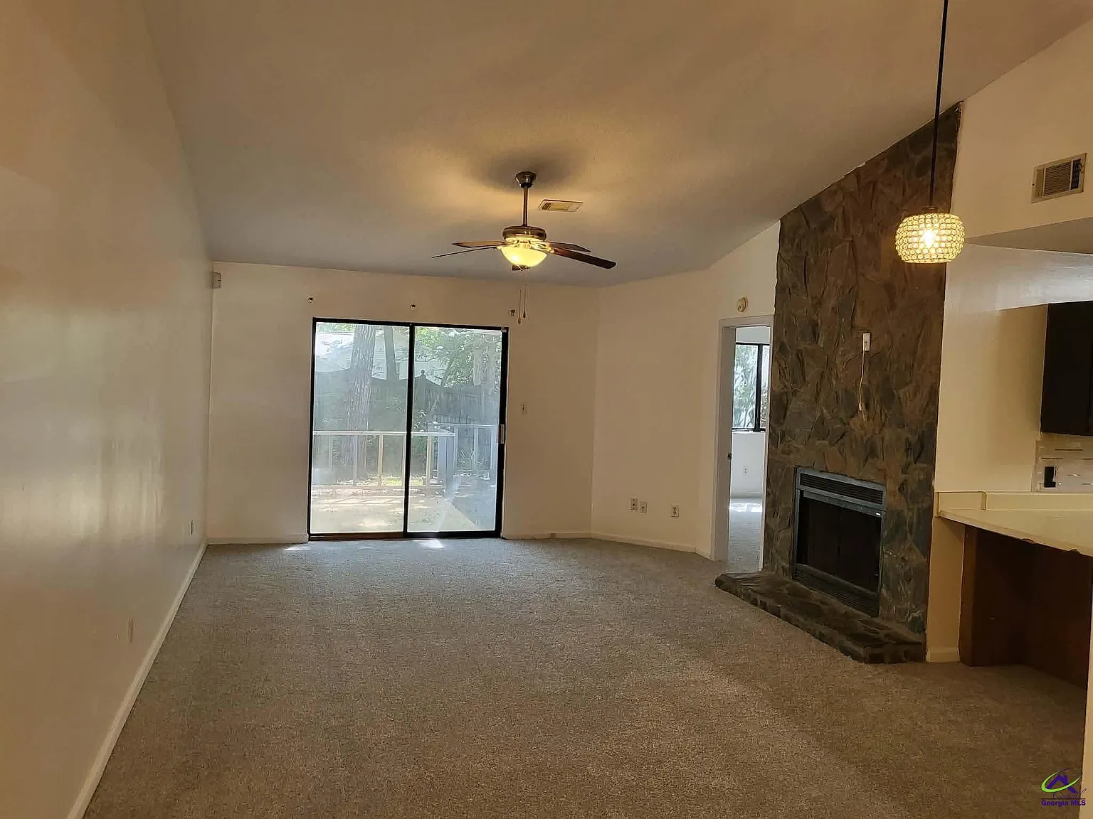 2 bed, 2.0 bath, 1052 sqft, $1,250 — Photo 3