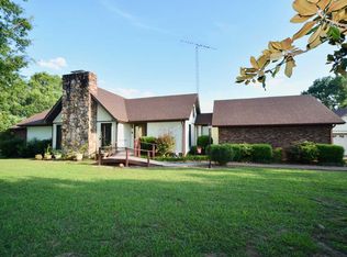 375 Henderson Rd, Pinson, TN 38366