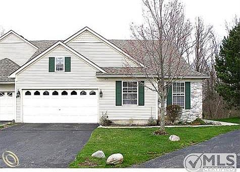 End Unit w Stone Exterior.jpg