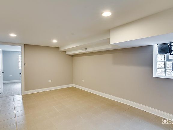 5th image of 3010 N Avers Ave Unit B