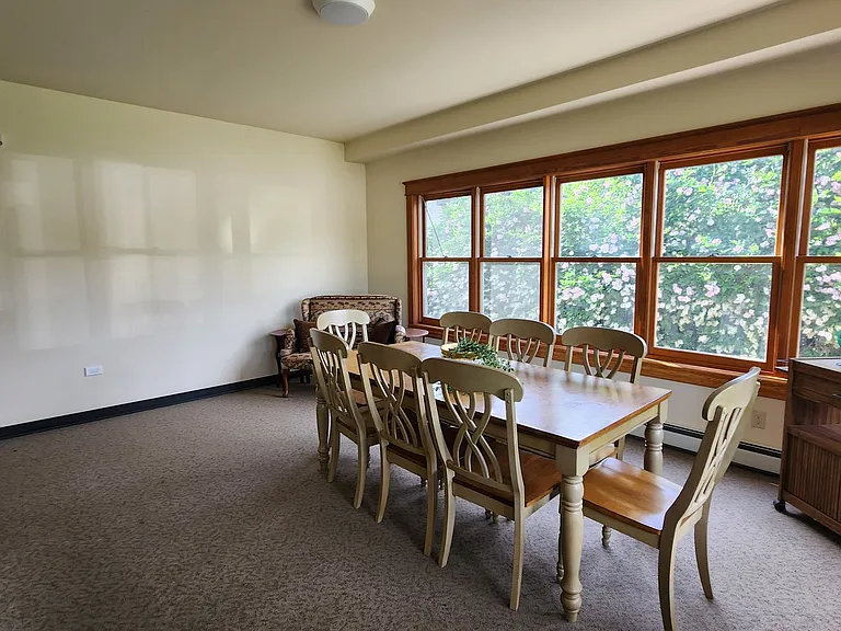 100 Bothne Dr — Photo 2