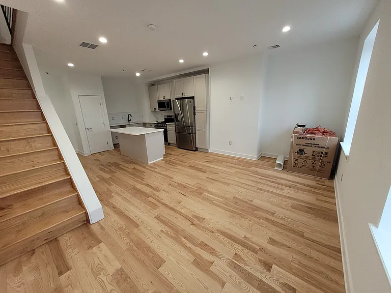 223 E Girard Ave #1R — Photo 17