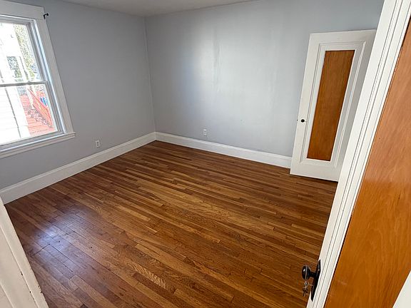 3rd image of 127 Henry Ave Floor 2