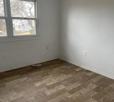 5th image of 14706 Hackwood St