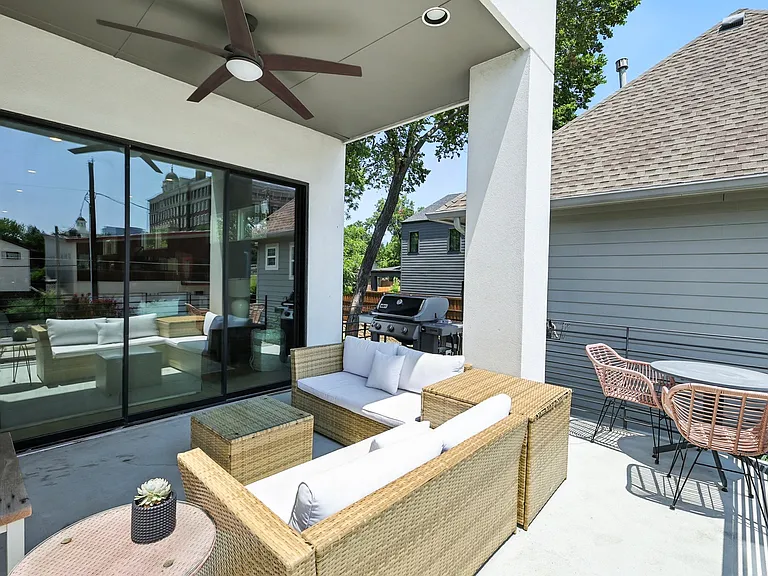 2421 Throckmorton St — Photo 16