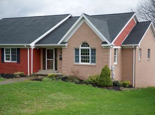 60 Darlington Rd, Patterson Heights, PA 15010