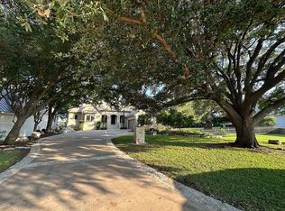 203 Wennmohs Pl, Horseshoe Bay, TX 78657