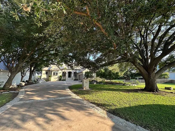 203 Wennmohs Place, Horseshoe Bay, TX 78657