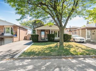 703 Upper Wentworth St, Hamilton, ON L9A4V6
