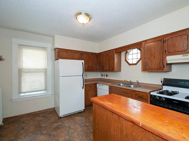 2545 Fillmore St NE #2 — Photo 9