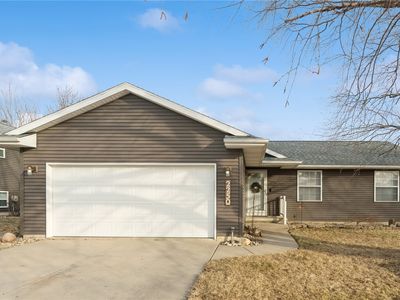2250 Hillview Dr, Marion, IA, 52302