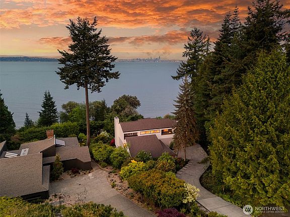 2nd image of 10879 Bill Point Circle NE