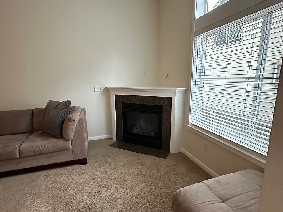 1st image of 14354 B 20th Ave NE