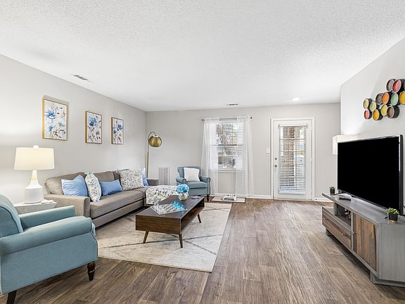 5th image of 100 Cross Creek Ct #391