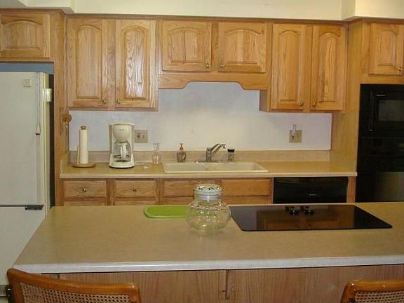 3rd image of 104 E Manhatton Dr