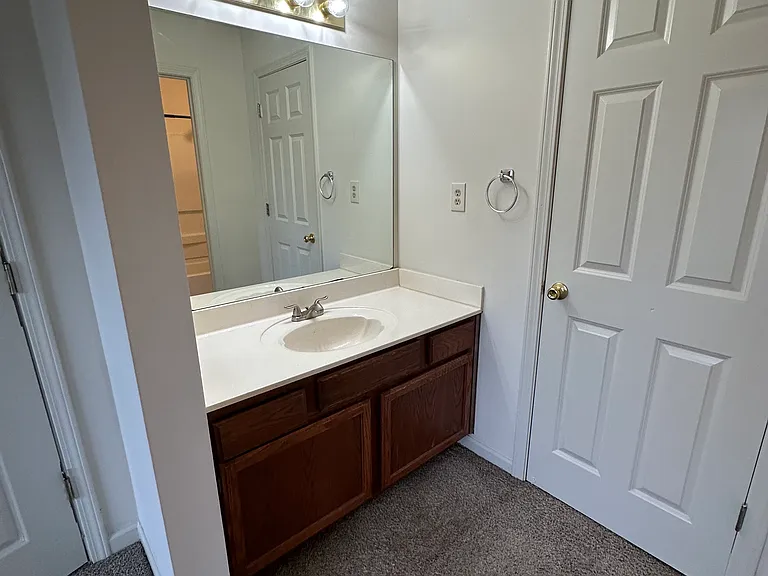597 Rasco Rd E — Photo 10