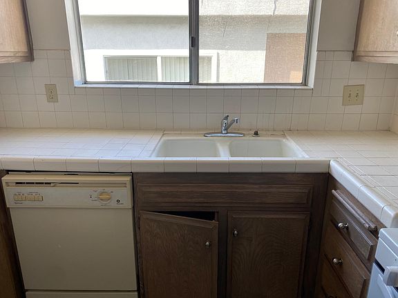 5th image of 1229 12th St APT 8