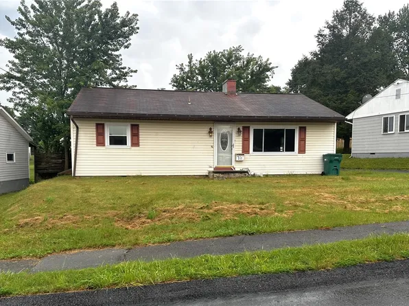 217 Sherwood Dr, Johnstown, PA 15905