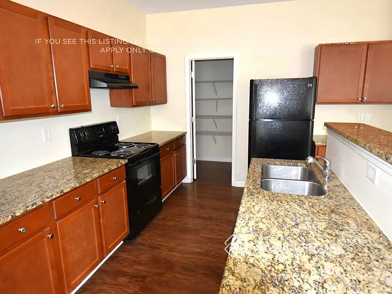 4325 Ewing Farm Ct — Photo 6
