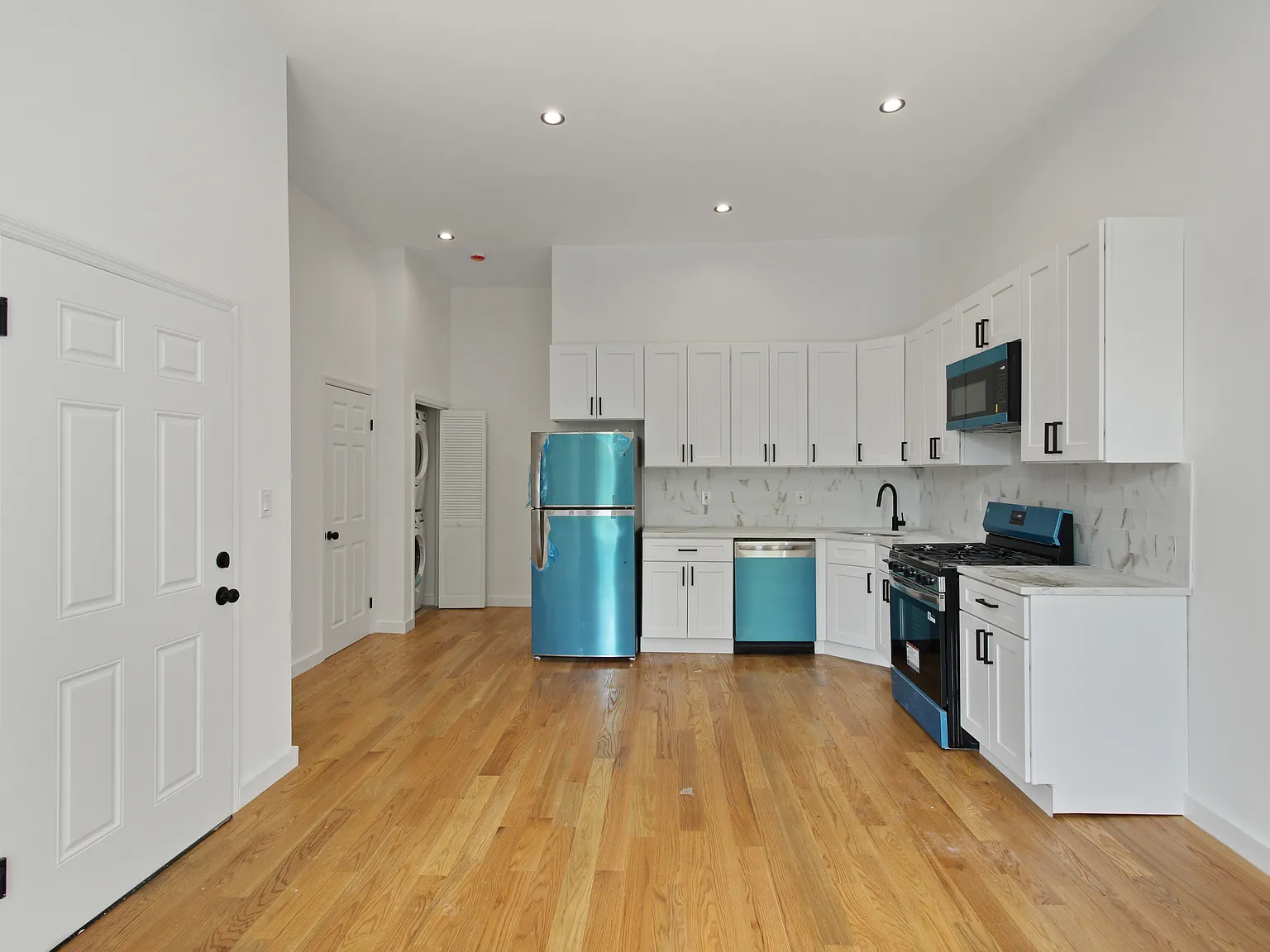 724 Marcy Avenue — Photo 4