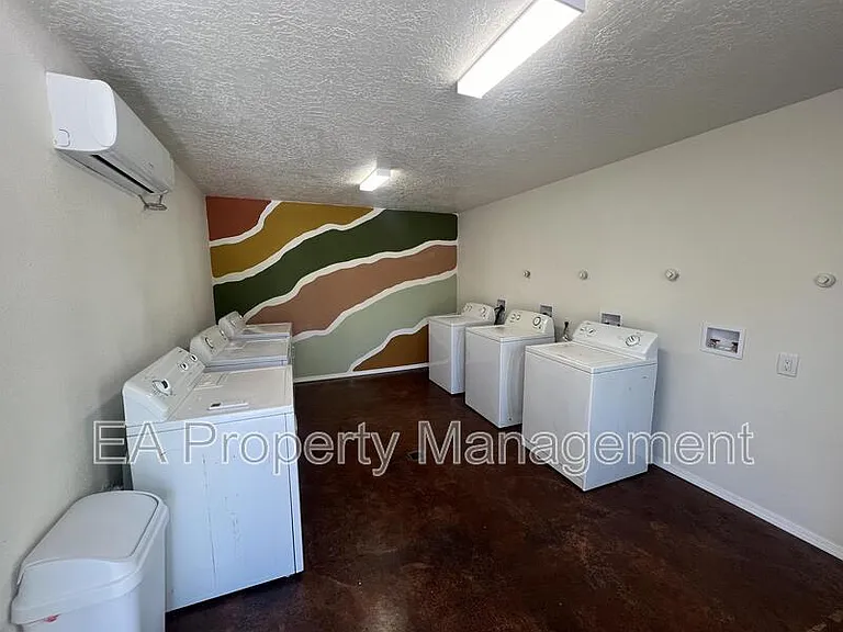 1320 Martin Luther King Ave NE #9 — Photo 7