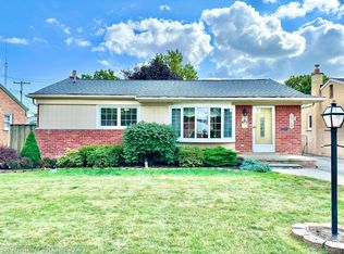 22129 Samuel St, Taylor, MI 48180