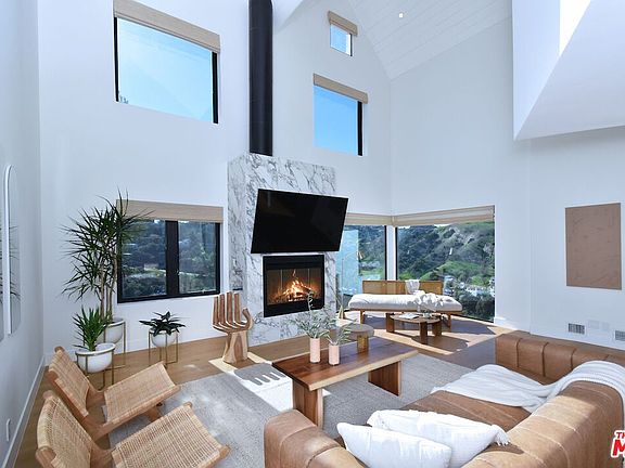 4th image of 3657 Alta Mesa Dr