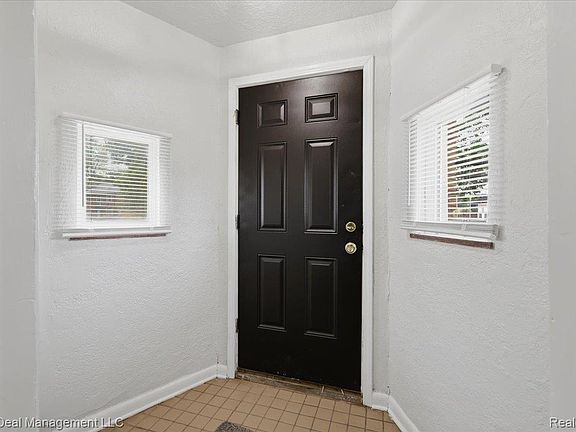5th image of 15162 Faust Ave