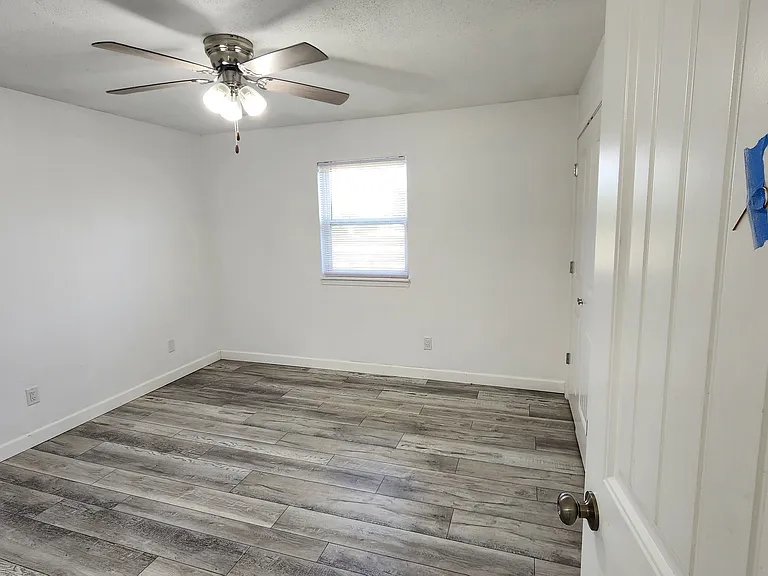 499 Perrey Dr #C — Photo 8